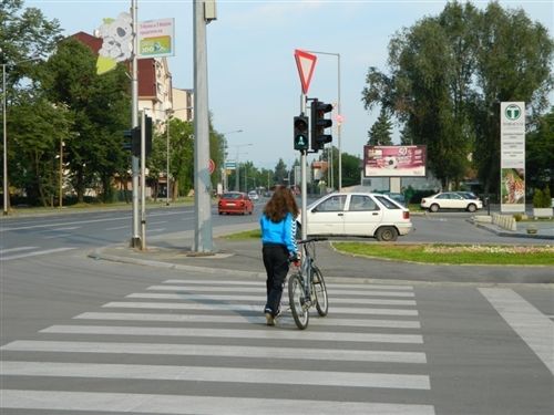 Biçikletë në rrugë, mund të drejtojë personi i cili ka mbushur: